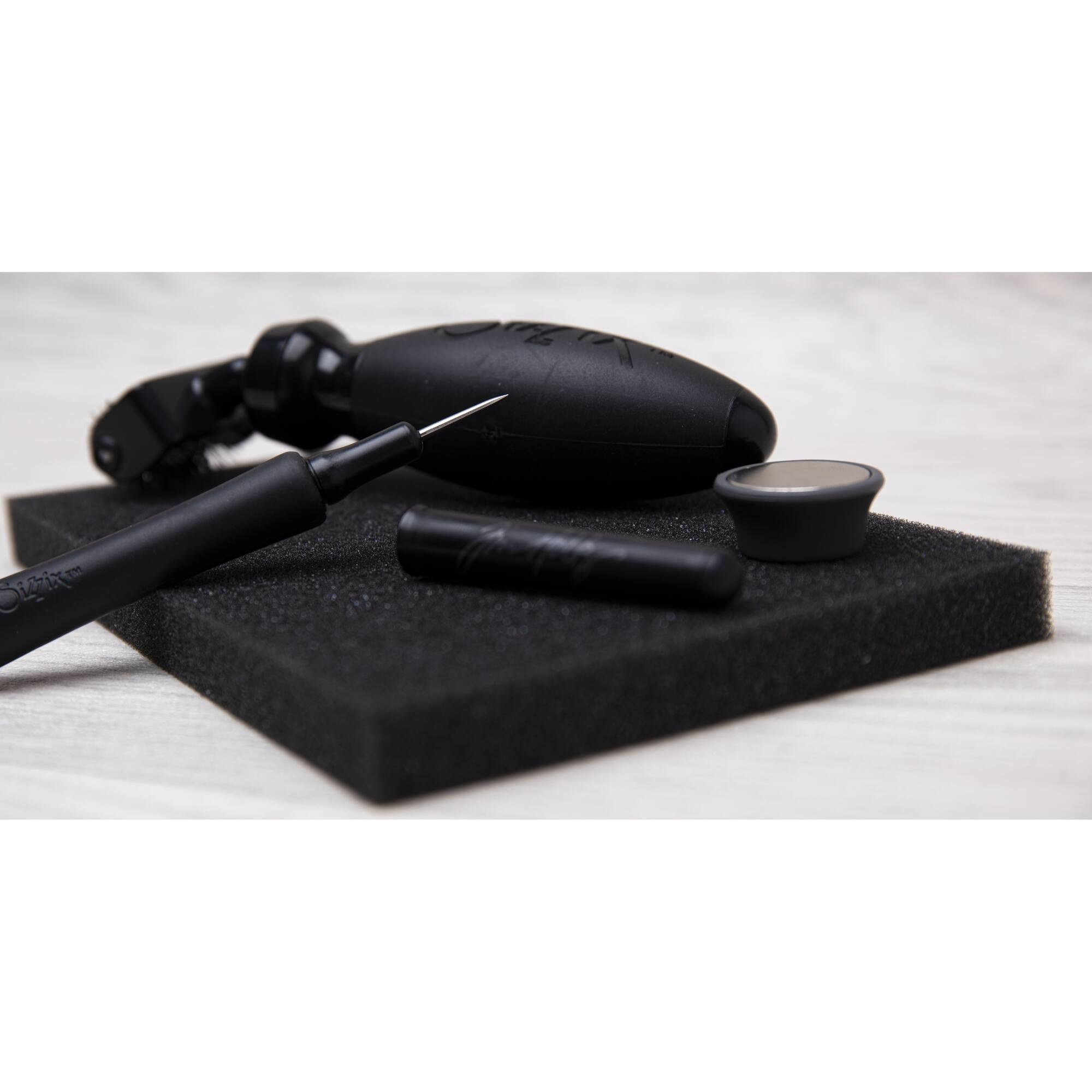 Tim Holtz® Black Die Brush & Pick Accessory Kit